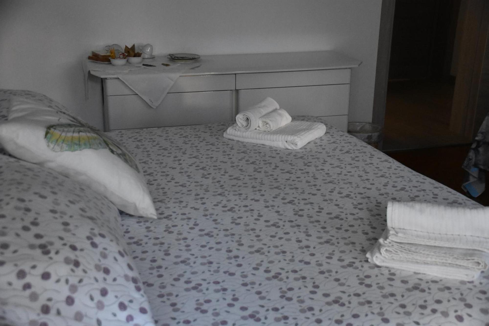 Residenza Delle Farfalle-Tripla Con Bagno Privato E Matrimoniale Con Bagno Condiviso パドヴァ エクステリア 写真
